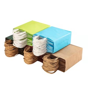 Sacchetti di Carta Kraft con Manici a Basso Prezzo, Personalizzabili con Logo, Vari Colori, per Regalo, Shopping e Asporto - Product Image 2