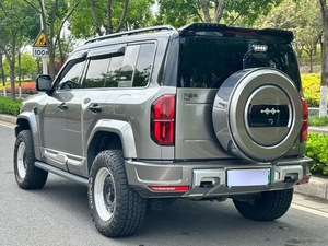 Fangchengbao Denza BAO5 2025 SUV Híbrido Enchufable Usado, Max SmartDrive Todoterreno, 125 km de Autonomía Eléctrica, Potente PHEV, Bajo Kilometraje - Product Image 5