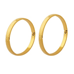 Simple Fashion Gold Plated <b>Bangle</b> Stainless Steel square Signet <b>Bangle</b> - Product Image 1