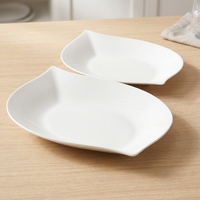 Assiettes en porcelaine en gros, assiettes de dîner en céramique blanche pour restaurant, assiettes irrégulières en porcelaine fine