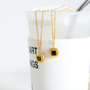 สร้อยคอสแตนเลส18K ชุบทองสไตล์วินเทจสีเขียวคิวบิกเซอร์โคเนียสีดำสำหรับเป็นของขวัญสำหรับผู้หญิง - Product Image 2