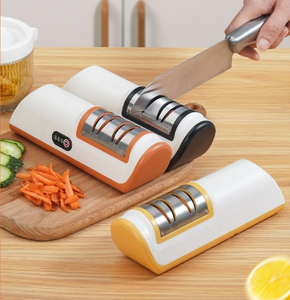 Mini aiguiseur de couteaux électrique, outil d'affûtage rapide, rechargeable, avec base antidérapante, aiguiseur de lames de cuisine portable - Product Image 1