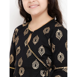 Nouveautés : Vêtements traditionnels pour enfants d'Inde, vêtements pour filles en ligne, Kurta rayé noir élégant avec palazzos - Product Image 5