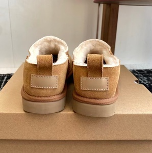 Chaussures d'hiver en daim châtain pour femmes, à enfiler, doublées de fourrure, à cheville basse, antidérapantes, chaudes, type bottes de neige - Product Image 4