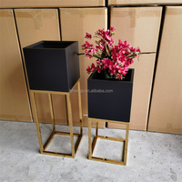 Support de pot de fleurs en acier inoxydable avec finition miroir doré, grand, moderne et luxueux, avec lumières LED pour la décoration de jardin et de maison, idéal pour balcon de salon