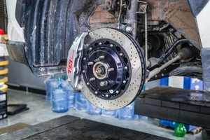 Kit de freinage avant TEI P40EV, disque de frein 355x28mm, étrier de frein 4 pistons, jante 18 pouces pour <span class=keywords><strong>Toyota</strong></span> RAV4 2005-<span class=keywords><strong>2021</strong></span> - Product Image 6