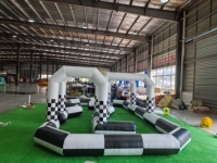 Circuit de course gonflable personnalisé, circuits gonflables en PVC, piste de karting gonflable avec barrière de sécurité pour parc d'attractions