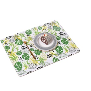 Napperons <span class=keywords><strong>de</strong></span> table personnalisés en gros avec impression <span class=keywords><strong>feuille</strong></span> <span class=keywords><strong>de</strong></span> forêt tropicale, support en liège, photos personnalisées, sublimation, en bois MDF - Product Image 6