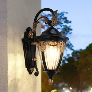Lampe murale extérieure traditionnelle LED en alliage d'aluminium, étanche, 3500K blanc chaud, angle de faisceau de 20 degrés, utilisation en jardin, garantie 10 ans - Product Image 4