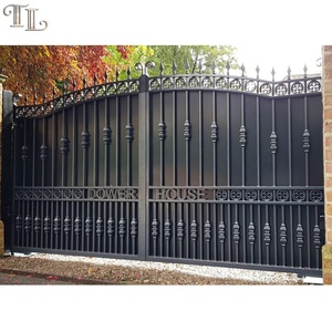Cancelli Carrabili in Ferro Battuto TL, a Doppia Anta con Punta a Lancia, Robusti, Verniciati a Polvere Neri, per Ingressi di Case di Lusso - Product Image 1
