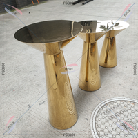 Table de cocktail extérieure en métal avec dessus rond en acier inoxydable or brillant Table de bar ronde pour décor de mariage de restaurant d'hôtel