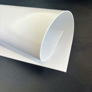 Tissu 100% polyester enduit TPO, résistant aux UV et à l'eau, pour toiture et structure membranaire, résistant au vent et aux plis. - Product Image 2