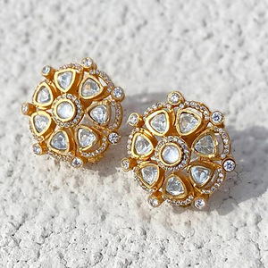 Orecchini a Cerchio Floreali Triangolari Cavi per Donne, Design Elegante, Accessori per Orecchie da Ufficio e Festa - Product Image 3