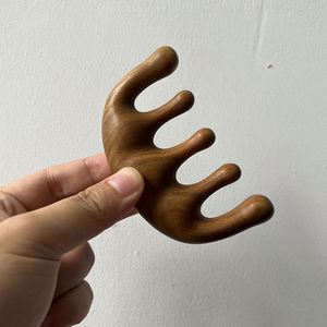 <b>Creative</b> <b>Gift</b> Green Sandalwood Scalp Gua Sha Comb with Custom LOGO - Product Image 2