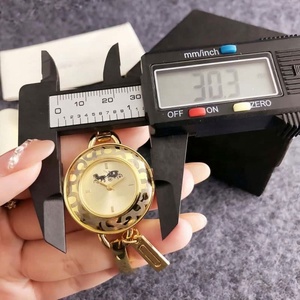 Reloj de Cuarzo para Hombre con Caja de Aleación de 40 mm y Correa de Silicona/Cocodrilo - Diseño de Dibujos Animados, Lujo y Moda - Product Image 6