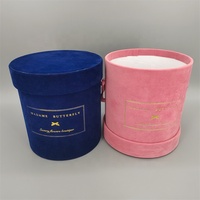 Kotak Hadiah Bulat Beludru Desain Khusus Biru Dongker Pink dengan Lapisan UV, Embossing Logo Kustom, dan Pita