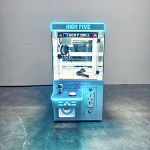 Mini machine à griffes blanche pour enfants, petite grue à monnayeur pour maison de poupée Happy Baby, en promotion CK-003, machine à griffes à monnayeur - Product Image 1