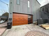 Fabricant Porte de garage moderne Chêne blanc américain Bois massif Perspective Fenêtres Surface finie pour villa