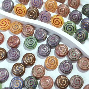 Perles en verre tchèque de la série géométrique Picasso, trou droit, faites à la main, motifs papillon, cœur, citrouille - Product Image 6