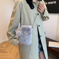 Sac de téléphone d'hiver en peluche douce, sac à bandoulière uni avec cordon, mini portefeuille mignon de style coréen pour le quotidien