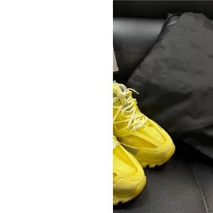 Sneakers en maille transparente jaune néon tendance, chaussures streetwear à semelle épaisse jaune pour hommes et femmes - Product Image 2
