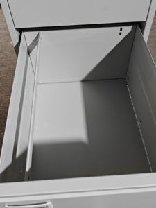 Armoire <span class=keywords><strong>à</strong></span> dossiers verticale en métal <span class=keywords><strong>à</strong></span> 4 tiroirs, moderne, format A4/Legal, verrouillable, mobile, pour <span class=keywords><strong>bureau</strong></span>, maison, hôtels, écoles - Product Image 4