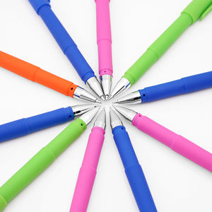 Stylo gel en plastique à prix abordable, livraison directe d'usine, avec une largeur d'écriture de 0,5 mm, pour les étudiants - Product Image 5