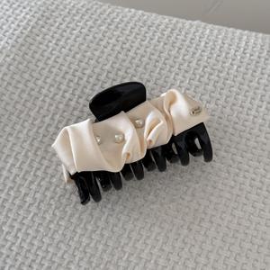 กิ๊บติดผมซาตินมุกเกาหลี กิ๊บติดผมรูปปลาฉลามแบบจับจีบครึ่งหัวสำหรับผู้หญิง - Product Image 5