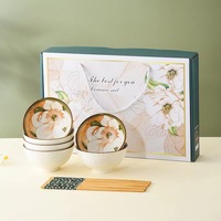 Ensemble de bols de style japonais en porcelaine de fleurs dans une boîte de couleur Camélia blanc Design Golden Edge of 4.5 Inch Bowl For Kids Puberty Rite