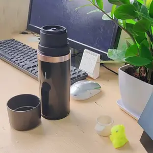 2024 gutes geschenk kleine kaffeemaschine mit kunststoffbecher für büro kaffee-macher