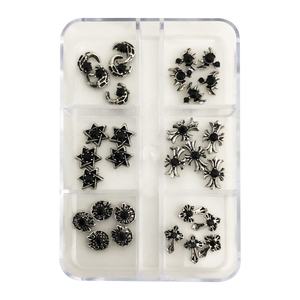 Paso Sico Kit de Accesorios para Decoración de Uñas Estilo <span class=keywords><strong>Crocs</strong></span>, Artículo Popular Transfronterizo, Pedrería de Aleación para Uñas con Diseños de Cruz, Estrella, Luna y Corazón en Estilo Oscuro - Product Image 1