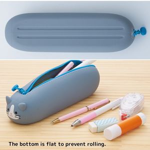 LIHITLAB Trousse à crayons en silicone au design d'animaux japonais Kawaii, fournitures scolaires et de bureau mignonnes pour les commandes en gros ou les cadeaux - Product Image 4