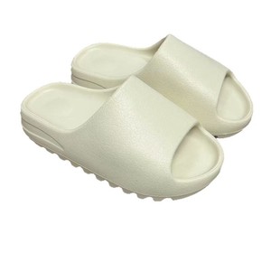 Ciabatte Personalizzate di Alta Qualità all'Ingrosso, <span class=keywords><strong>Pantofole</strong></span> in Gomma Liscia, Ciabatte Yey Zy con Suola Spessa per Uomo e <span class=keywords><strong>Donna</strong></span>, Ciabatte Cloud - Product Image 3