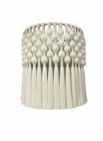 Lustre en macramé en gros pour décoration de plafond de mariage, avec pompons et fleurs artificielles pour toile de fond de réception intérieure