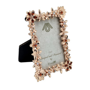Best Selling Gold Die Cast Plated Mini Photo Frame Flower Beads Namecard Holder 2"x3" (5x7.6cm) for <b>Weddings</b> Made Zinc Alloy - Product Image 2