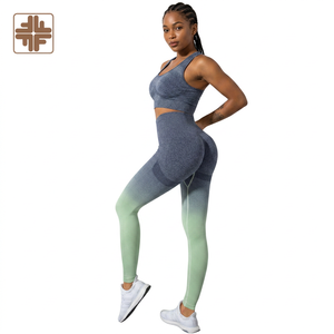 Ensemble de yoga Scrunch Butt sans couture, compression modérée, extensible dans quatre directions, contrôle du ventre, taille élastique, leggings unis pour femmes adultes - Product Image 1