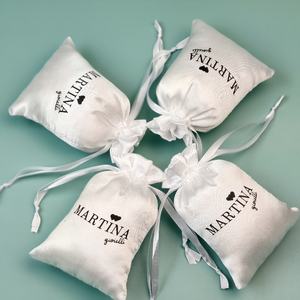 ถุงกำมะหยี่ใส่แหวนมุกขนาดเล็ก 7*9 ซม. แบบกำหนดเอง ถุงเก็บเครื่องประดับแฟชั่น สร้อยคอ พร้อมโลโก้ปั๊มสีเงิน - Product Image 5