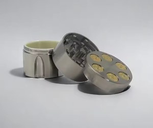 Molino de Hierbas Manual de Metal con Diseño de Bala CANNA, 40 mm, 3 Piezas, Aleación de Zinc, Venta al por Mayor - Product Image 1