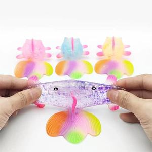 Juguetes Antiestrés para Niños al por Mayor: Peces Dorados de Lentejuelas de Maltosa para Apretar, Juguetes de Ventilación para Descomprimir, Juguetes Sensoriales Blandos para Apretar - Product Image 6
