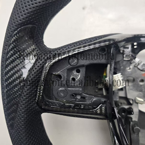 Volante Deportivo de Fibra de Carbono y Cuero Perforado con LED para Honda CRV, Venta al Por Mayor - Product Image 3