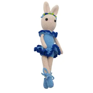 Bambola di lana all'uncinetto fatta a mano coniglio animale farcito peluche bambino lenitivo bambino che dorme bambola decorazione pasquale coniglietto