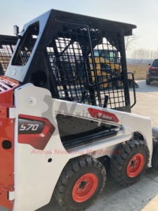 Minicargadora Bobcat S70 Usada en Venta - <span class=keywords><strong>el</strong></span> <span class=keywords><strong>Rey</strong></span> Indiscutible de los Espacios Confinados, Capaz de Pasar por Puertas de 1 Metro de Ancho - Product Image 6