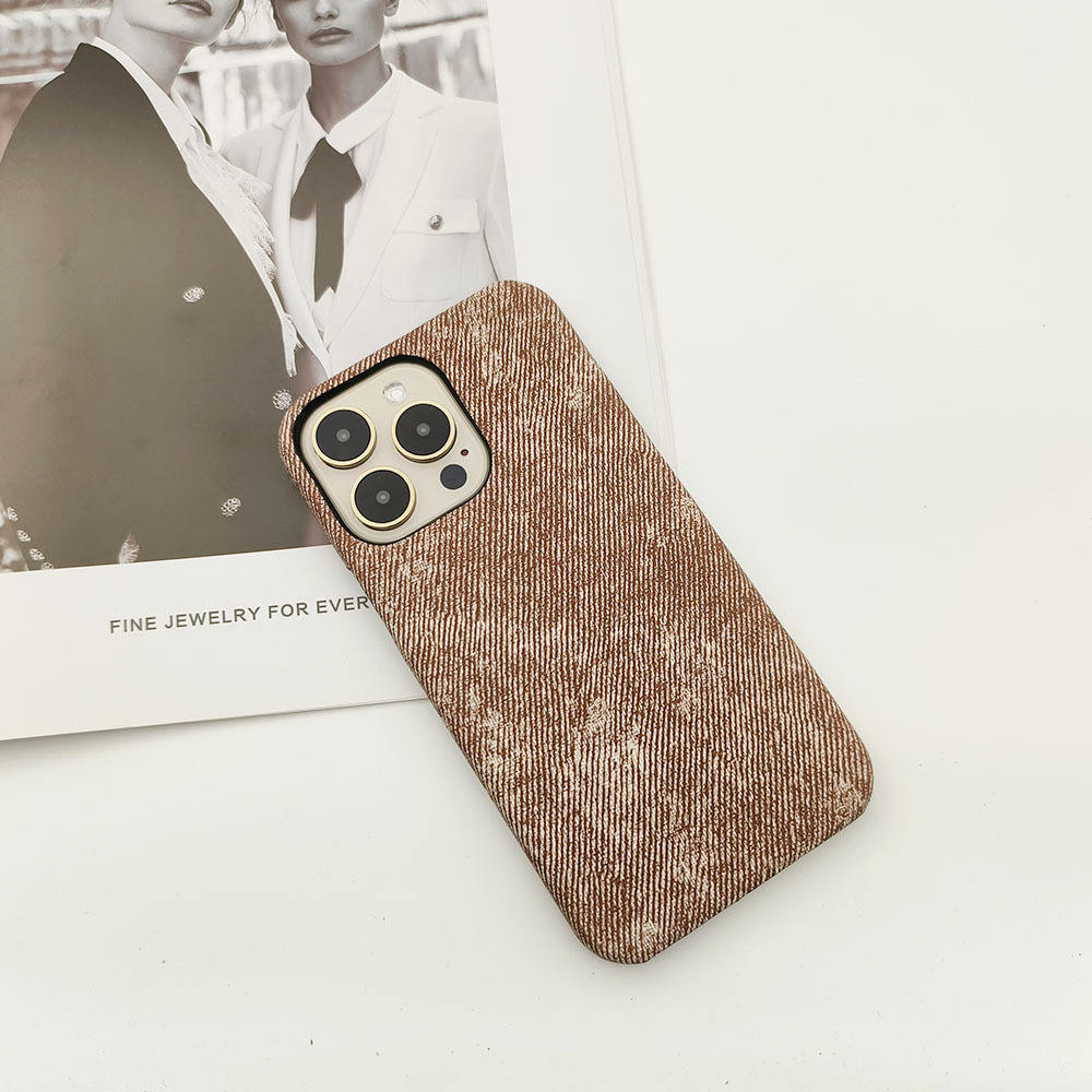 น้ำตาลอ่อน