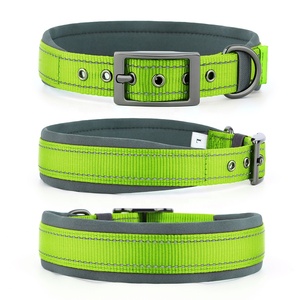 Fabricante al por mayor <span class=keywords><strong>12</strong></span> colores collares reflectantes para mascotas <span class=keywords><strong>collar</strong></span> de perro acolchado de neopreno ancho con hebilla de cinturón de metal duradero - Product Image 2