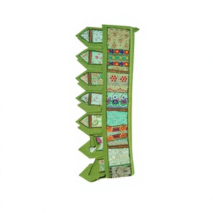 Toran patchwork fait main, brodé vert, pour porte, rideau suspendu, bannière décorative, art mural pour fenêtre, cadeau pour elle - Product Image 1