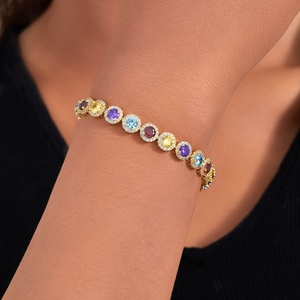 สร้อยข้อมือเพทายลายดอกไม้สีเงินทองโรเดียม14K 18K ทำจากทองแดงที่ทันสมัยสำหรับงานแต่งงานของผู้หญิงออกแบบได้ตามต้องการ - Product Image 2