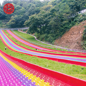 Toboggan Arc-en-ciel pour Parc d'Attractions, modèle 147 square, avec Anneau Gonflable Arc-en-ciel 60 et Toboggan Arc-en-ciel en Plastique - Product Image 1