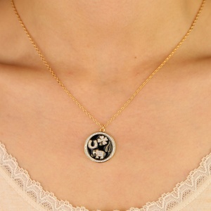 Promoción chapado en oro negro esmalte amuletos de la suerte moneda colgante collar para mujer Bling CZ pavimentado elefante U Y trébol joyería - Product Image 4
