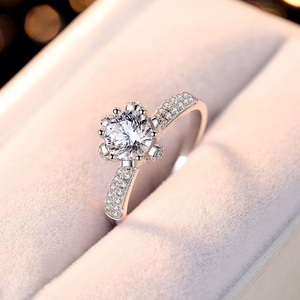 Reina de Hielo sostiene un anillo de flores, mujer <span class=keywords><strong>se</strong></span> casa y <span class=keywords><strong>se</strong></span> compromete - Product Image 4