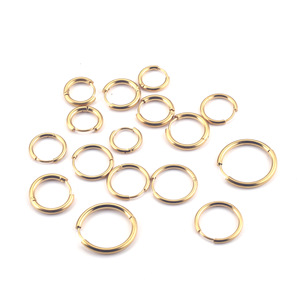 <span class=keywords><strong>Pendientes</strong></span> de Aro Pequeños y Simples de Acero Inoxidable de Alta Calidad con PVD de Oro de 18K, Venta al por Mayor <span class=keywords><strong>para</strong></span> Fabricación de Joyería y <span class=keywords><strong>Accesorios</strong></span> - Product Image 5